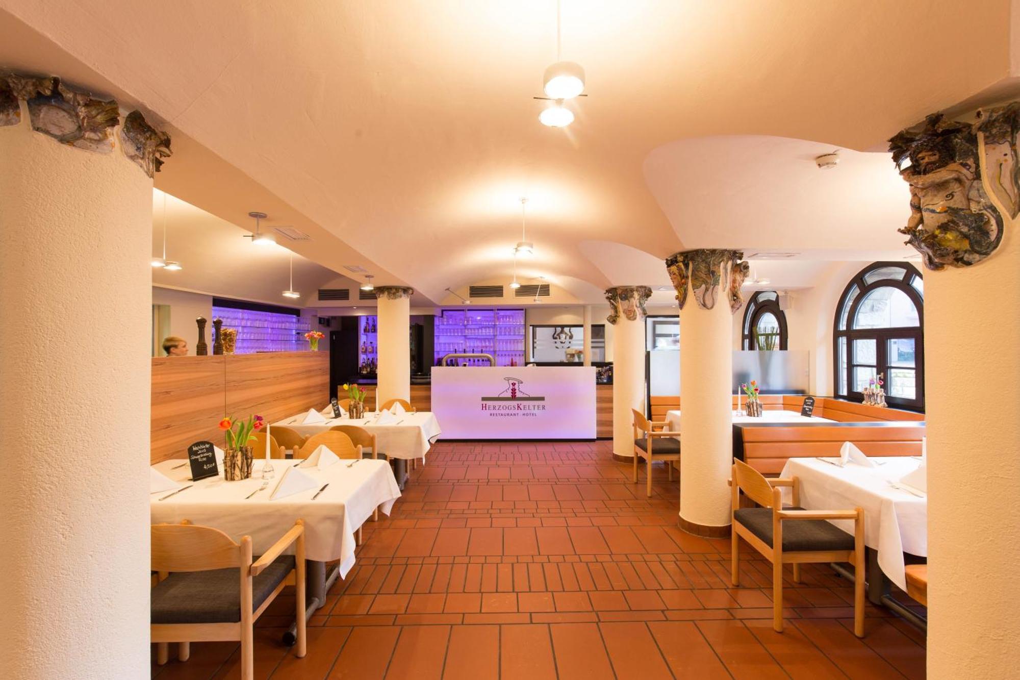 Herzogskelter Restaurant Hotel Güglingen Buitenkant foto